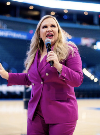 HOLLY ROWE