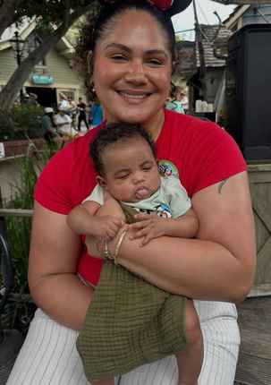 JOCELYN ALO EVANS with family